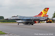 048-571678 - 1:200 - F-16A RNLAF 322 Last Flight